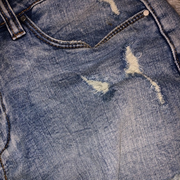 BLANK-NYC Hiker Blue Denim Shorts - Picture 7 of 7